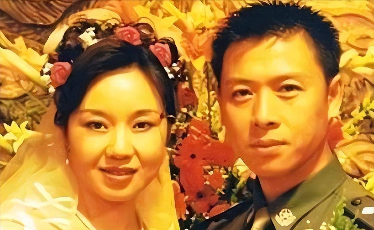 2004年，闫妮老公一进门就对闫妮说:“<em>咱们离婚吧</em>，房子、车、孩子都给你，我净身