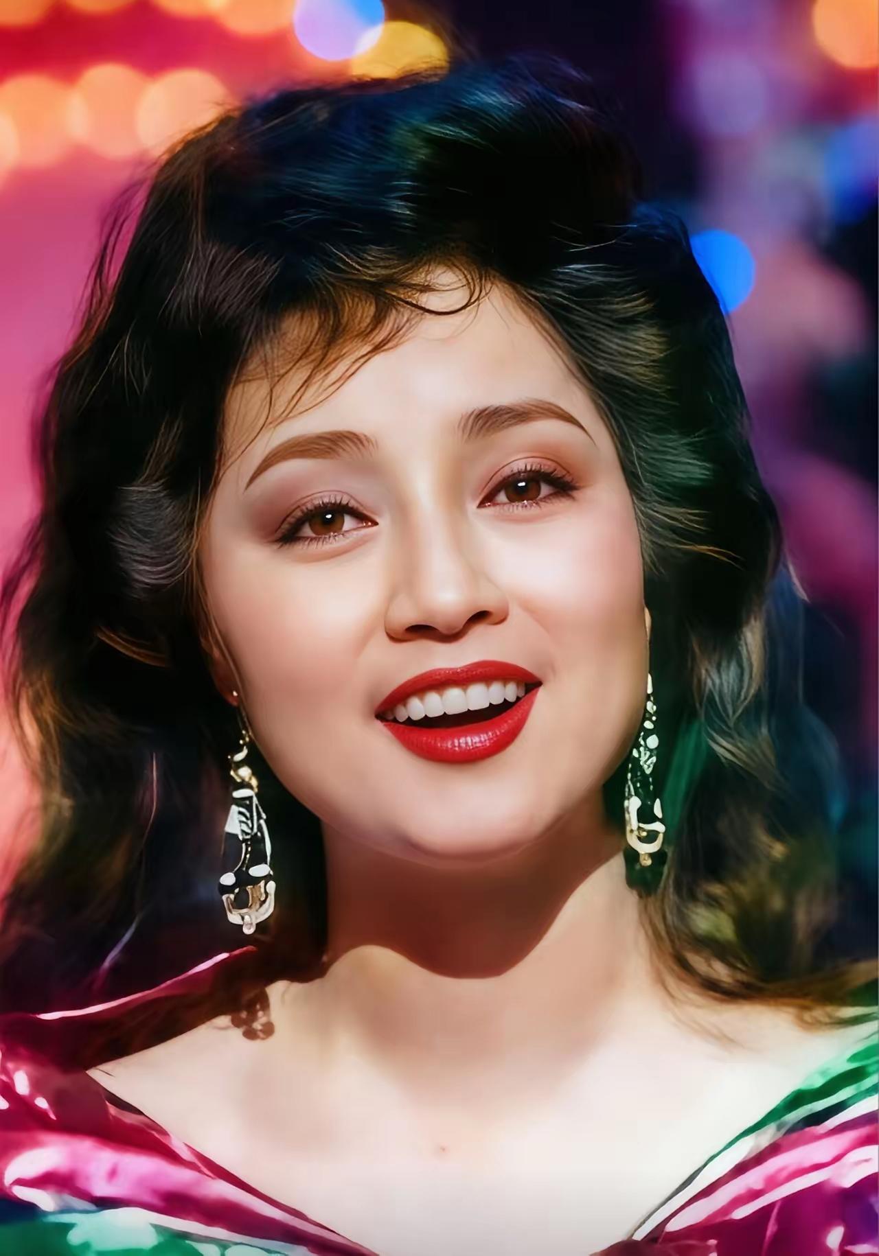 著名女歌手，宁愿孤独一生，也不愿放弃中国国籍，被众人宠爱，春晚也为她破例，40年