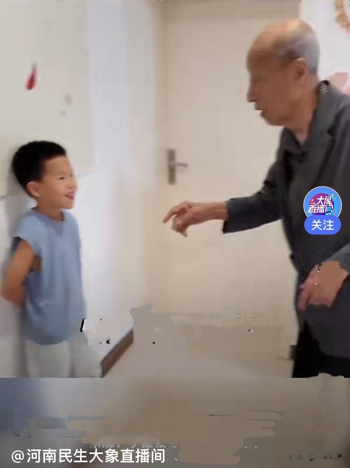 笑不活了……博士、科学家辅导孩子写作业也头疼……北京一家族学历天花