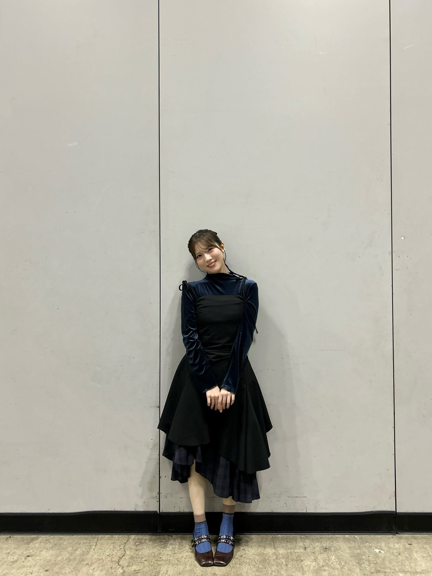 森本茉莉🐨「靴下まで青にしたよ」mariegram