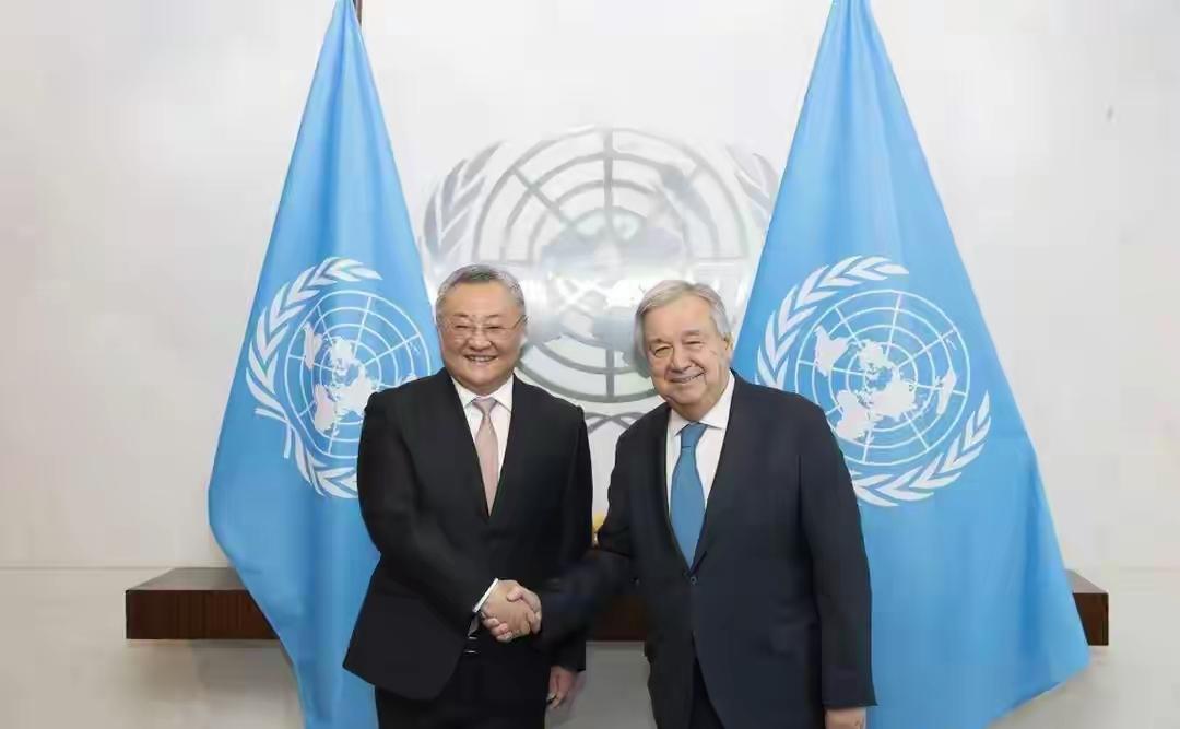 当美国以“退群66个”的决绝姿态撕裂全球合作网络，中国正以担当填补秩序真空！法新