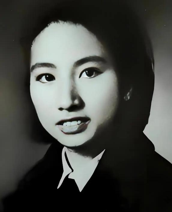 1948年，林颖改嫁了，她是新四军第四师师长彭雪枫的遗孀，怀里还带着烈士的亲生儿