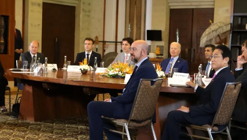 西方媒体报道，欧盟取消中欧高层会，目的是不想惹美国不开心，结果没想到第二天就被特