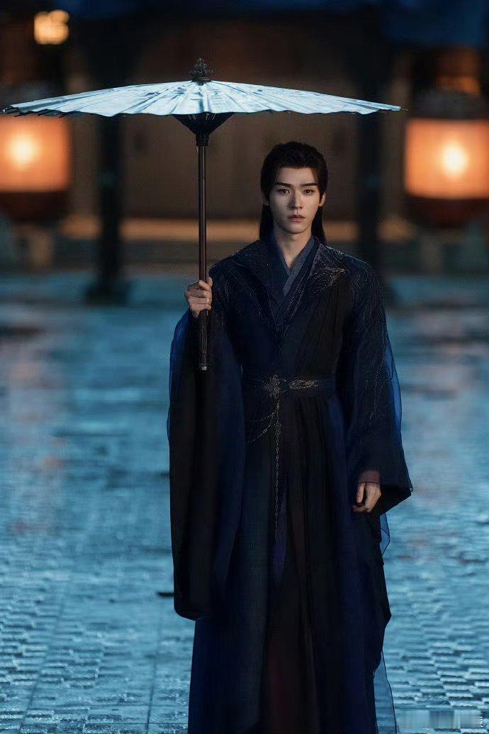 龚俊扛完你的扛你的龚俊太能扛!《暗河传》苏暮雨圈粉书剧粉，剧外积极营业连联动文