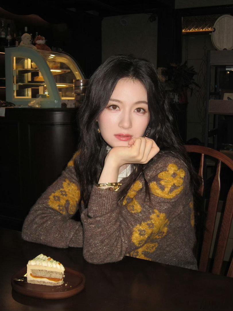 谁给李兰迪化的妆李兰迪氧气少女妆谁给李兰迪化的妆？这款氧气少女妆让人眼前一亮。妆