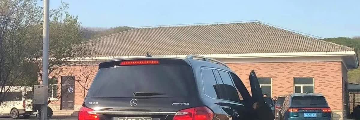 近期发现的朝鲜领事馆用车图一，二：位于丹东街头的LX570嚯这朝