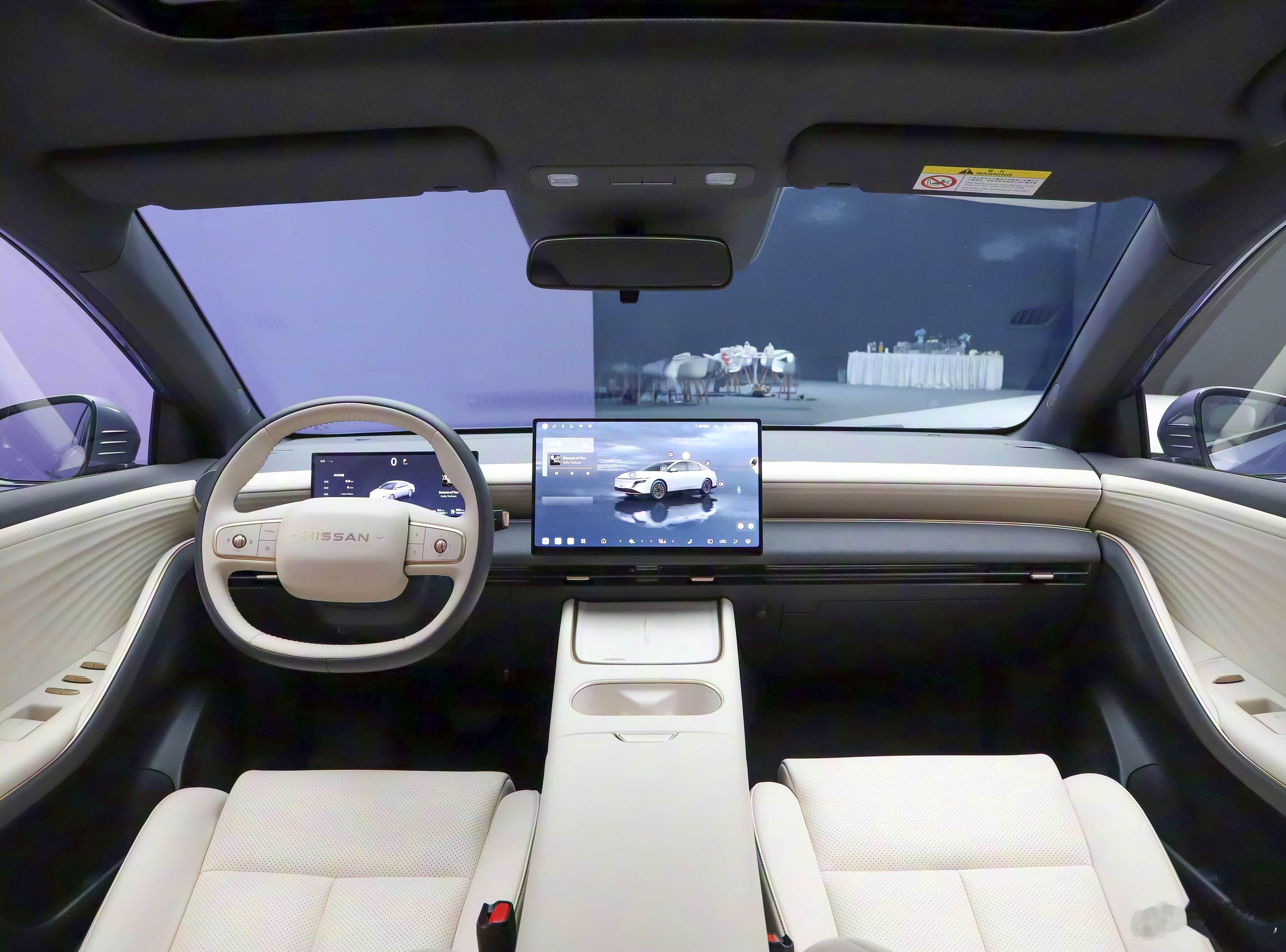 日产N6内饰终于可以说了★看内饰全景，一横一纵再加一块悬浮屏，你来告诉我，这是