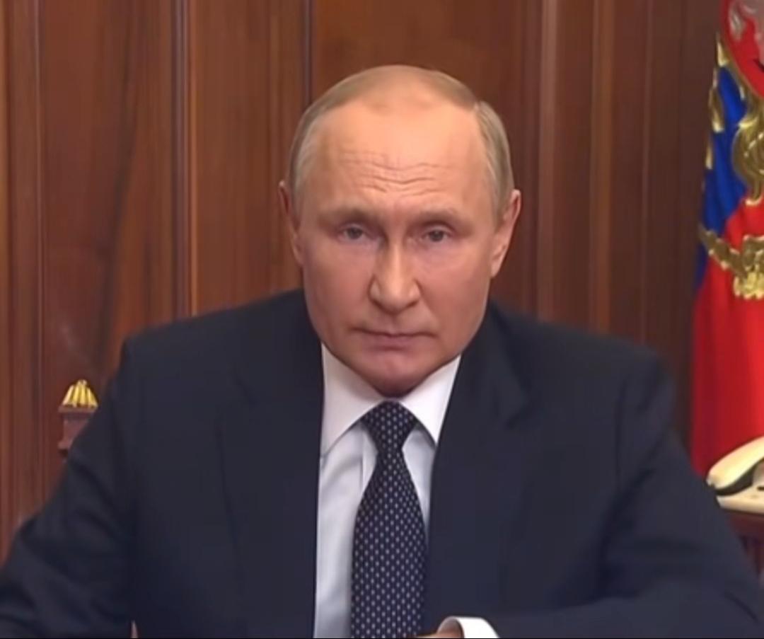 以暴制暴永远比什么都管用。就在1月8日俄罗斯用一枚“榛树”高超音速导弹突袭乌克