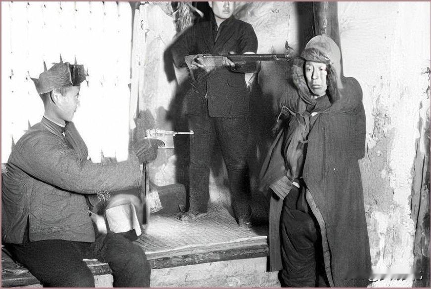 硬核复仇！1950年我军整军出征，只为祭奠一位被牧民尊为青天的烈士1950