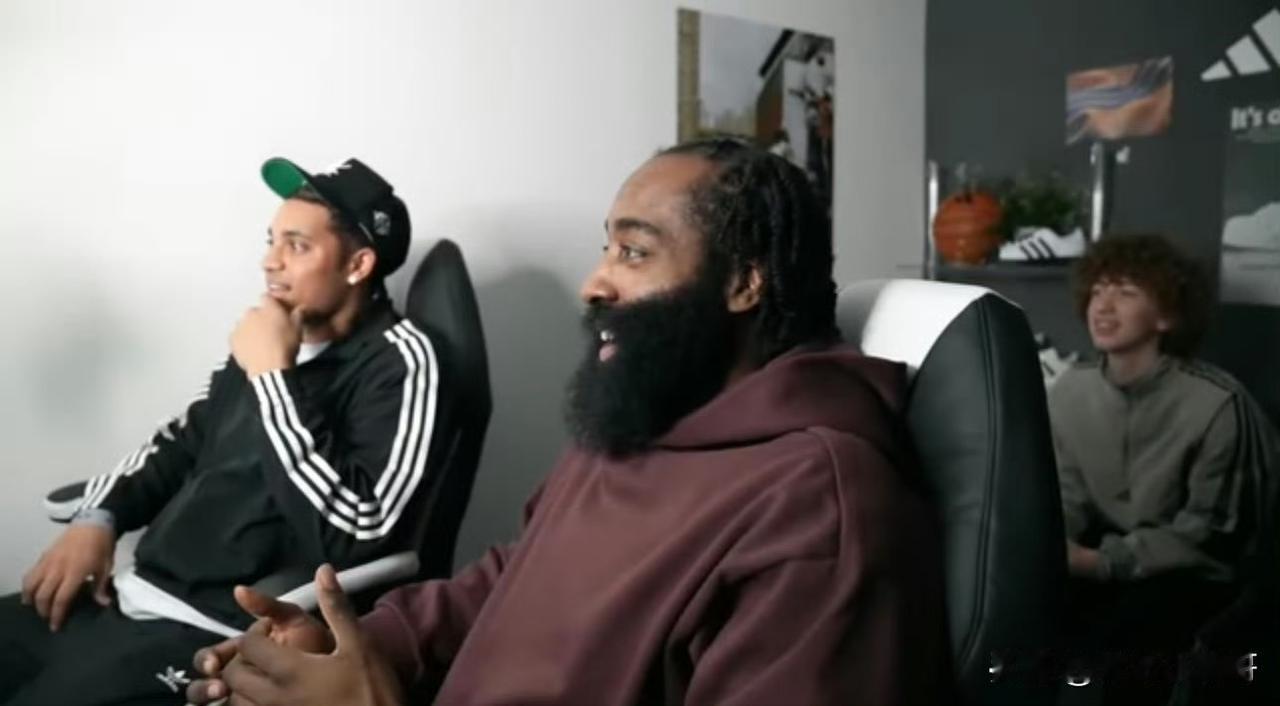 哈登：不敢相信为什么会发生东契奇和浓眉的交易！！！登哥的快船在被掘金淘汰后也