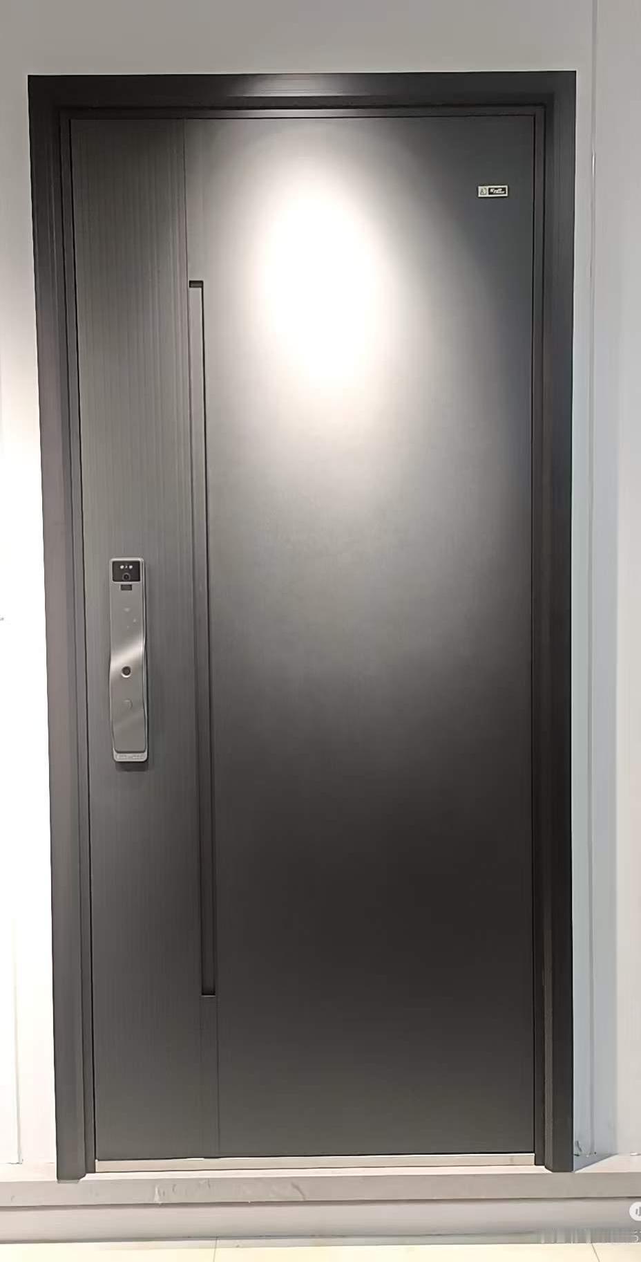 老旧小区装修如何换防盗门？最近要把家里旧房子重新装修一下，用了20多年的进户