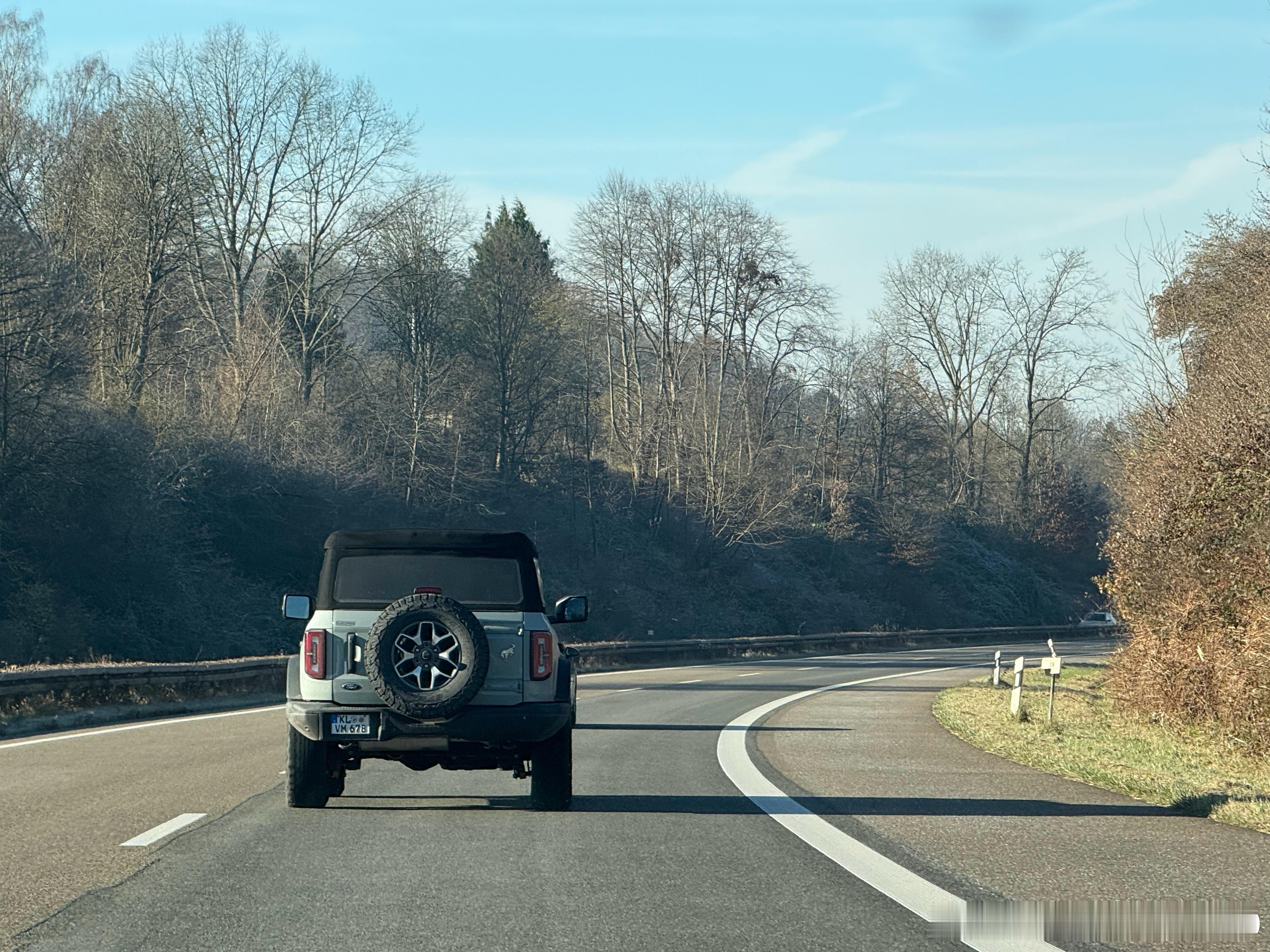 德法边境偶遇美军私车美规福特烈马与起亚秀尔