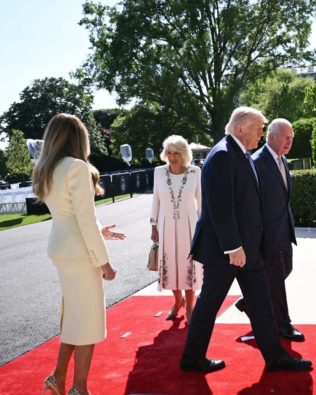 英国王室🇬🇧🇺🇸4月27日，查尔斯国王和卡米拉王后抵达白宫南门廊，特朗