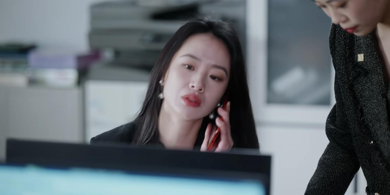 《蜜语纪》这部剧的剧情确实有点“癫”！之前前夫哥和许蜜语在一起的时候，他心里