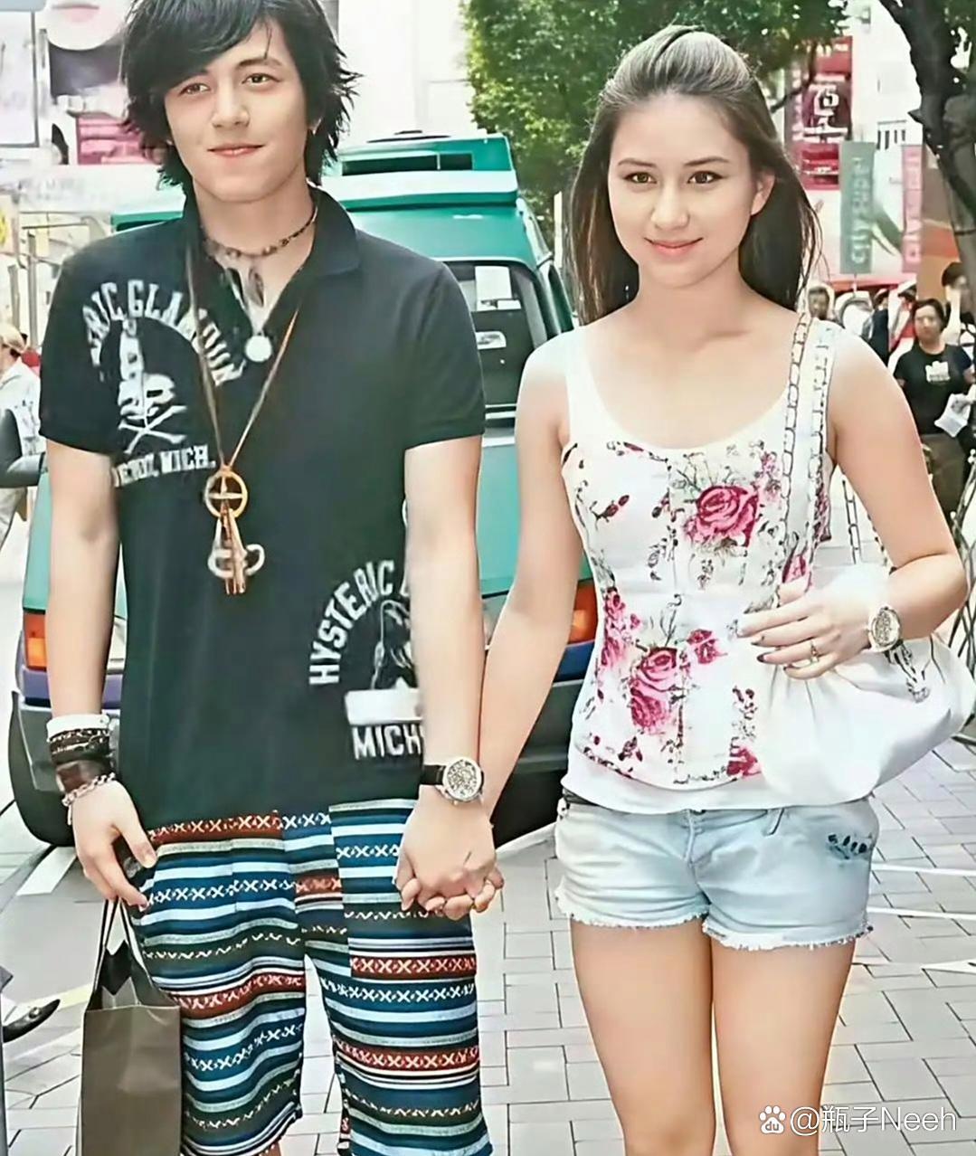 何超莲几任男朋友都是帅哥​​​