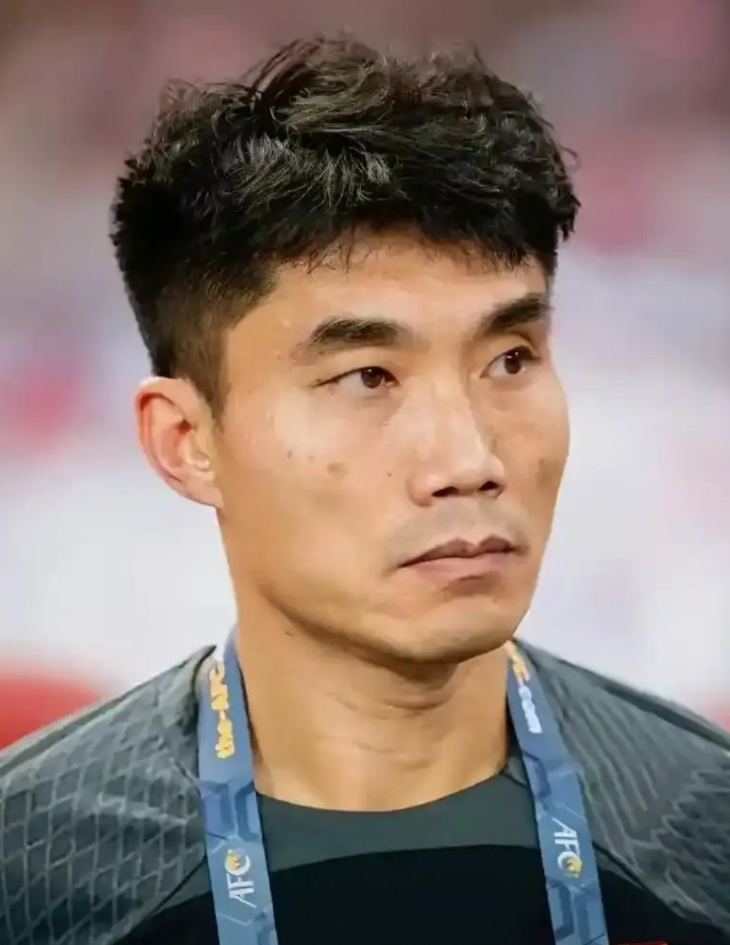 尽管足协严罚了郑智，但青岛西海岸不会让郑智下课的，否则，这不符合徐老板用人不疑，