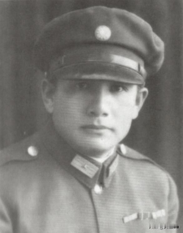 1947年5月，张灵甫死在孟良崮山洞旁，皮定均下令厚葬，谁也不曾想到，安葬现场，