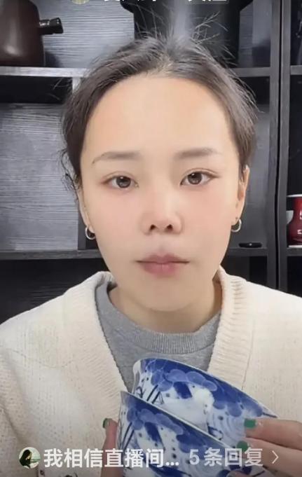 在乌鸦眼里，天鹅是有罪的。熊磊，这位坚韧、善良的女性，在某些人眼中却成了异类。