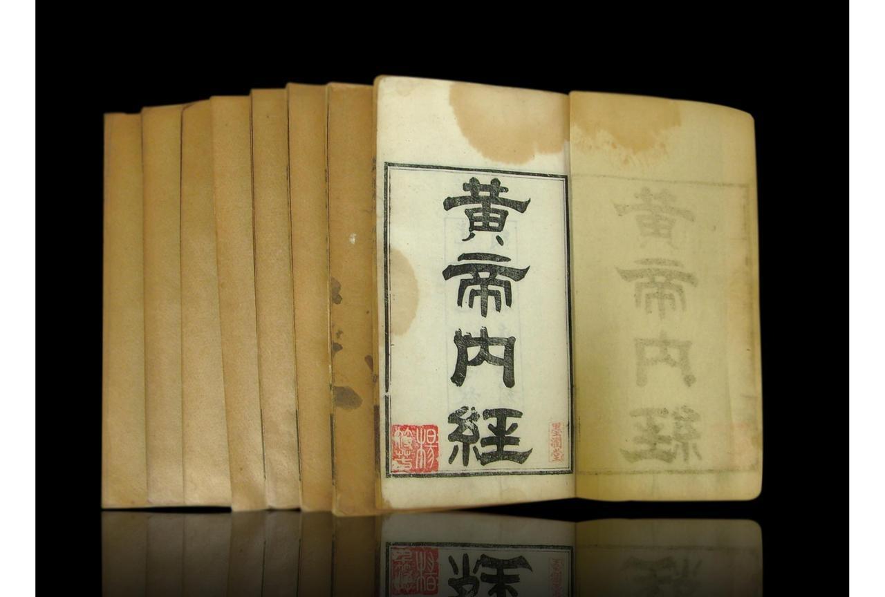 精不足思欲，气不足思食，神不足思眠精不足思欲，这里的精，当然是指肾精，肾精不足