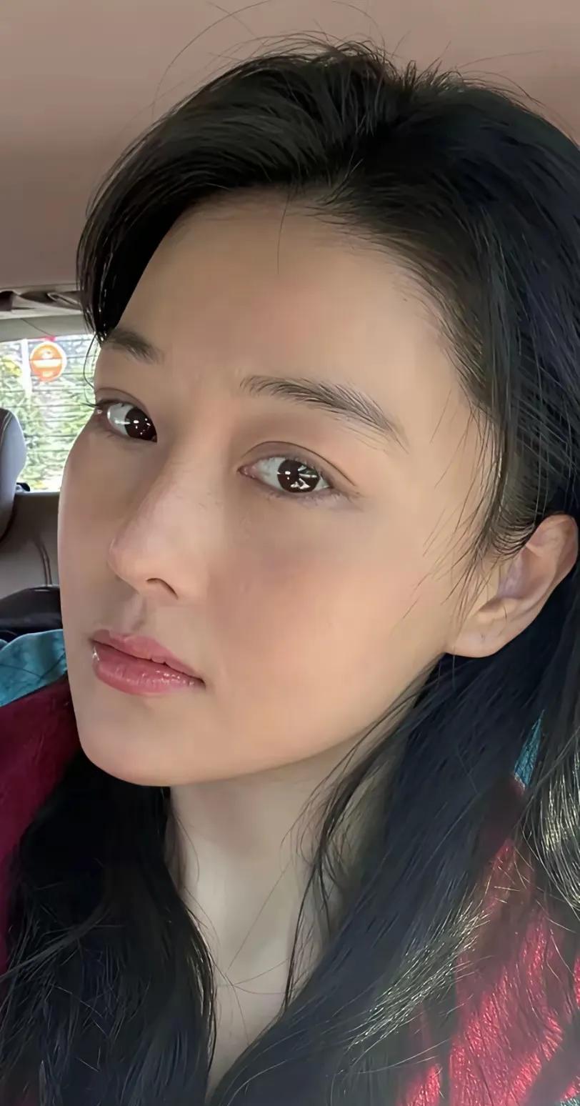我一直都在说，颜值的上限看鼻子和脸型啊！眼睛只能决定你的美丑，真要是顶级美人，那