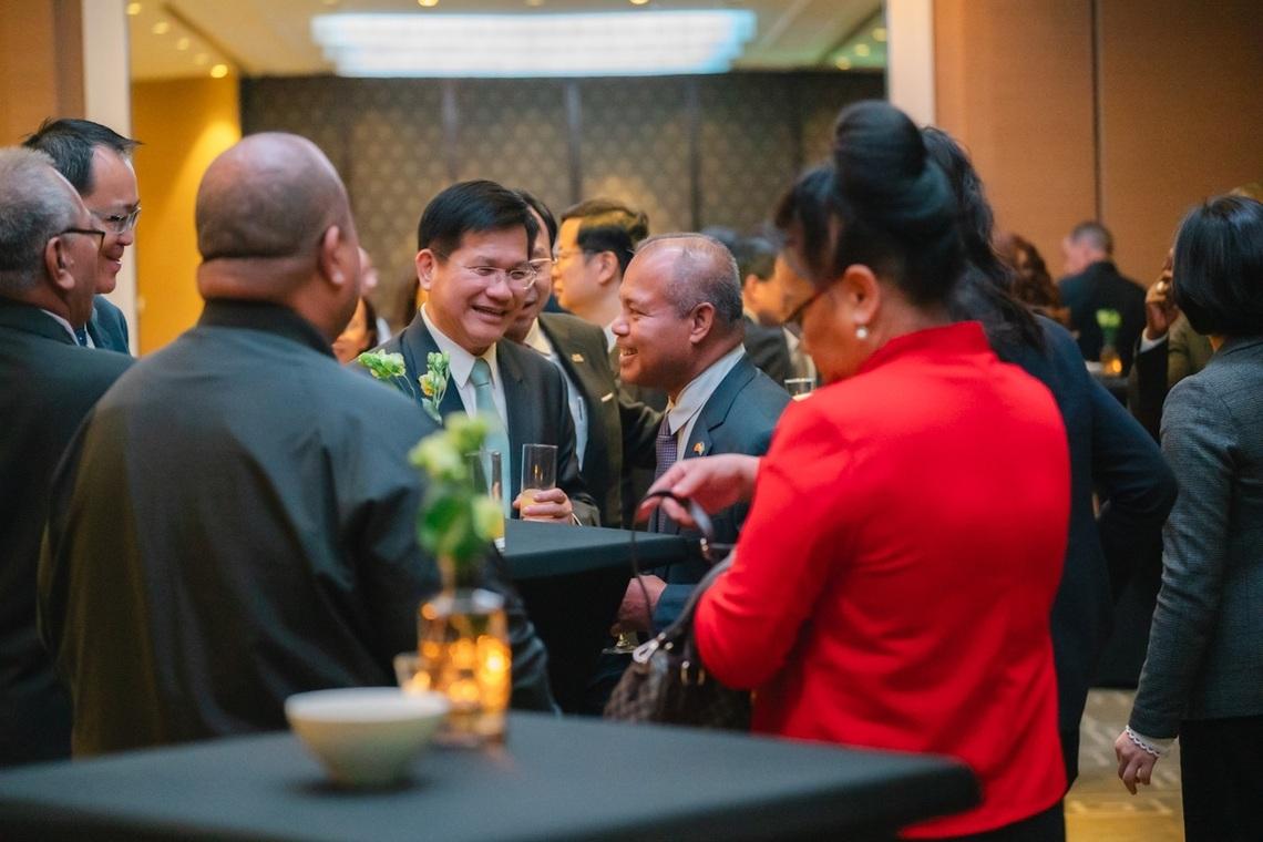 跳梁小丑！“台独”“摆摊”蹭会刷存在。外媒今日报道：“台湾今年继续未受邀参与世