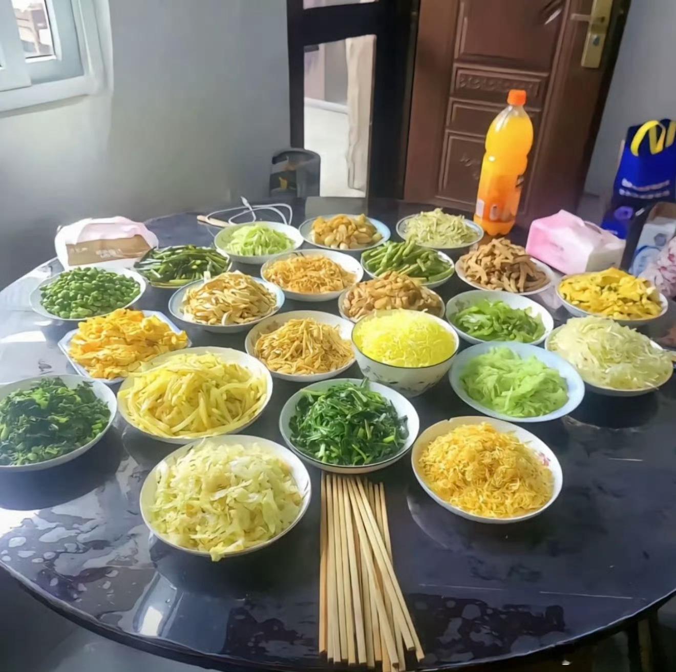 第一次去对象家里，一大桌子菜满满的重视一个恋爱玄学