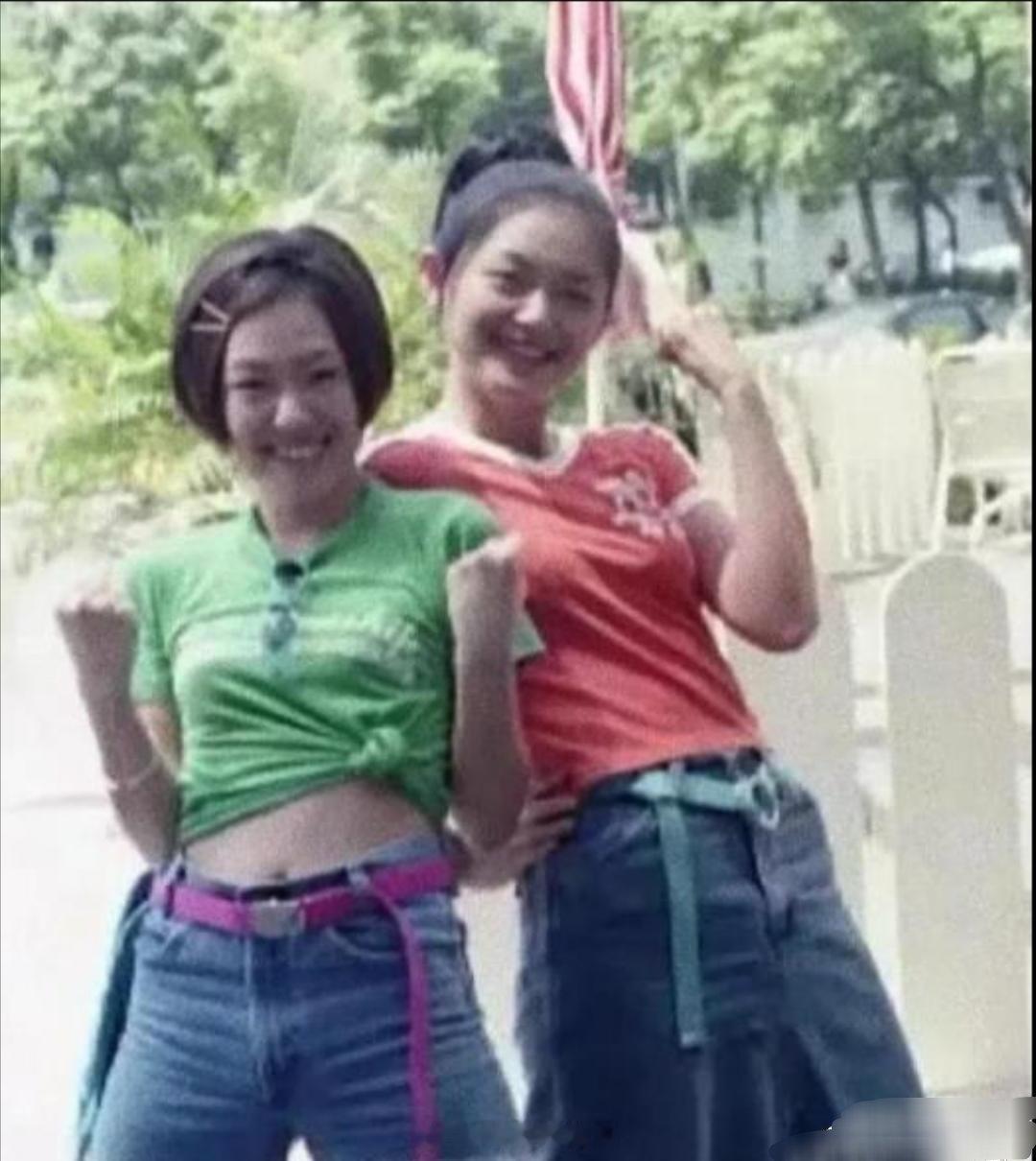 大S和小S年轻那会儿是真的活力满满，少女感爆棚啊。
