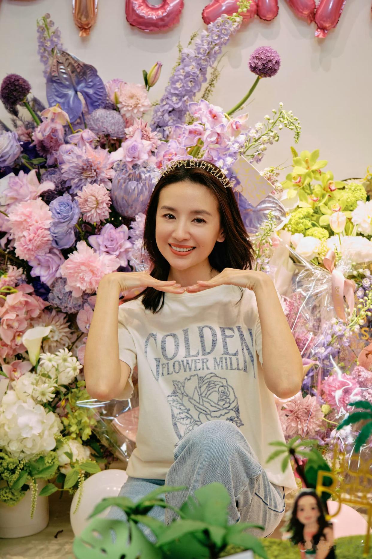 1.成龙大哥的微博里，这三年送别了十多位好友，除了工作就在告别。2.陈赫专挑来钱