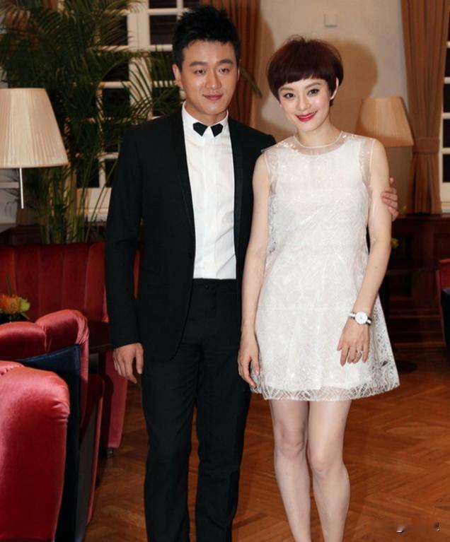 2011年，邓超和孙俪大婚当天，佟大为在婚礼现场喝得酩酊大醉，邓超不解，就过来问