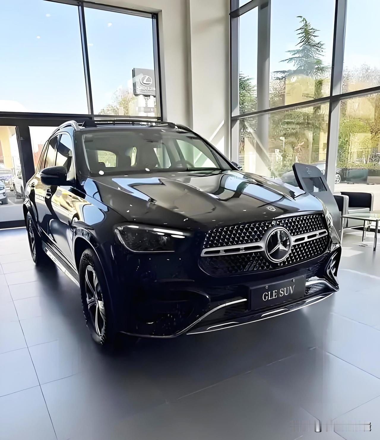 先说说核心优势，质感和实用性都在线。动力分两种版本，日常通勤选2.0T+48V轻