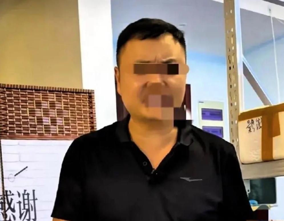 云南昆明一对夫妻，硬生生把日子作没了。就因为妻子执意让丈夫每月掏2000块，帮小