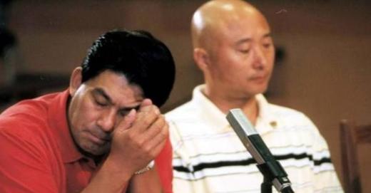 1999年的陈佩斯，正是春晚舞台上最亮的星，一出场就引发全场欢呼，全国观众都喊他