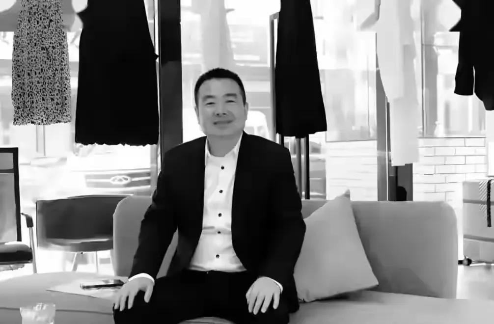 “不要自杀！”“不要自杀！”“不要自杀！”这是一个知名博主痛心疾首又振聋