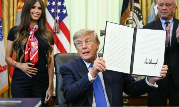 26岁的杰米·利格·富兰克林在美国网络上一夜爆红——原因有点荒诞：她只是站在了特