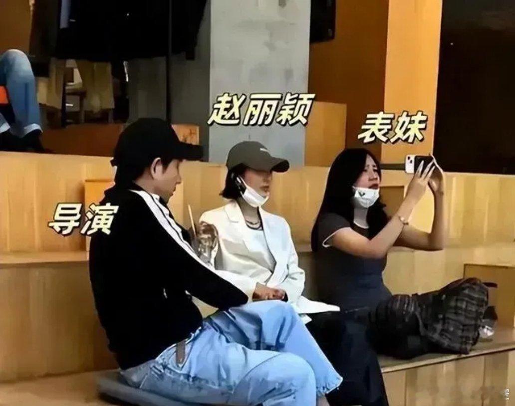 其实赵丽颖冯绍峰离婚后并没有感情彻底破裂，离婚的原因也是来自小摩擦，冯绍峰的母亲