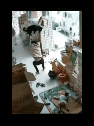 这视频刚进来看一半，刚要说怎么这么摔狗，看全了他的摔的好