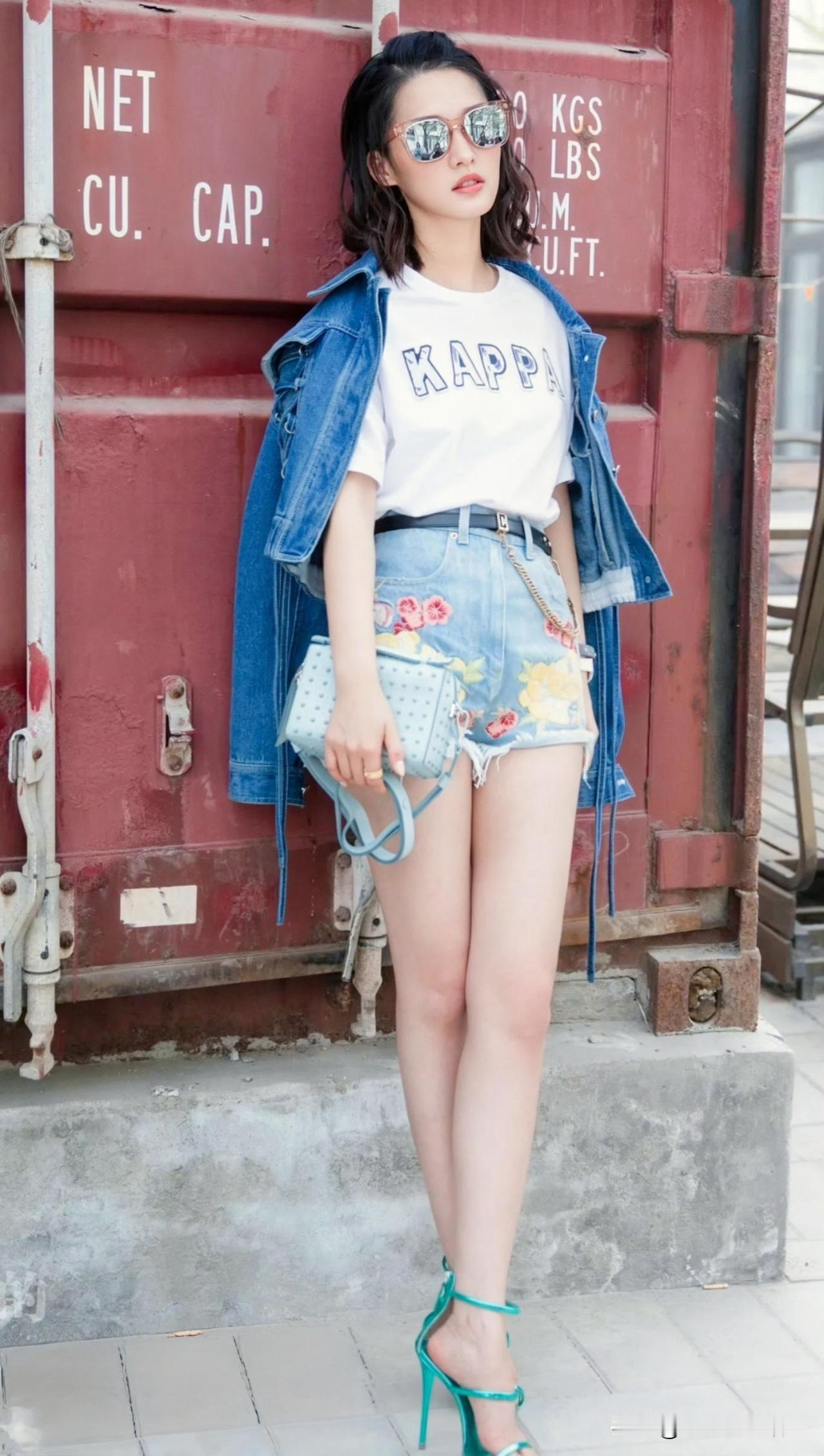 李沁美腿无敌了