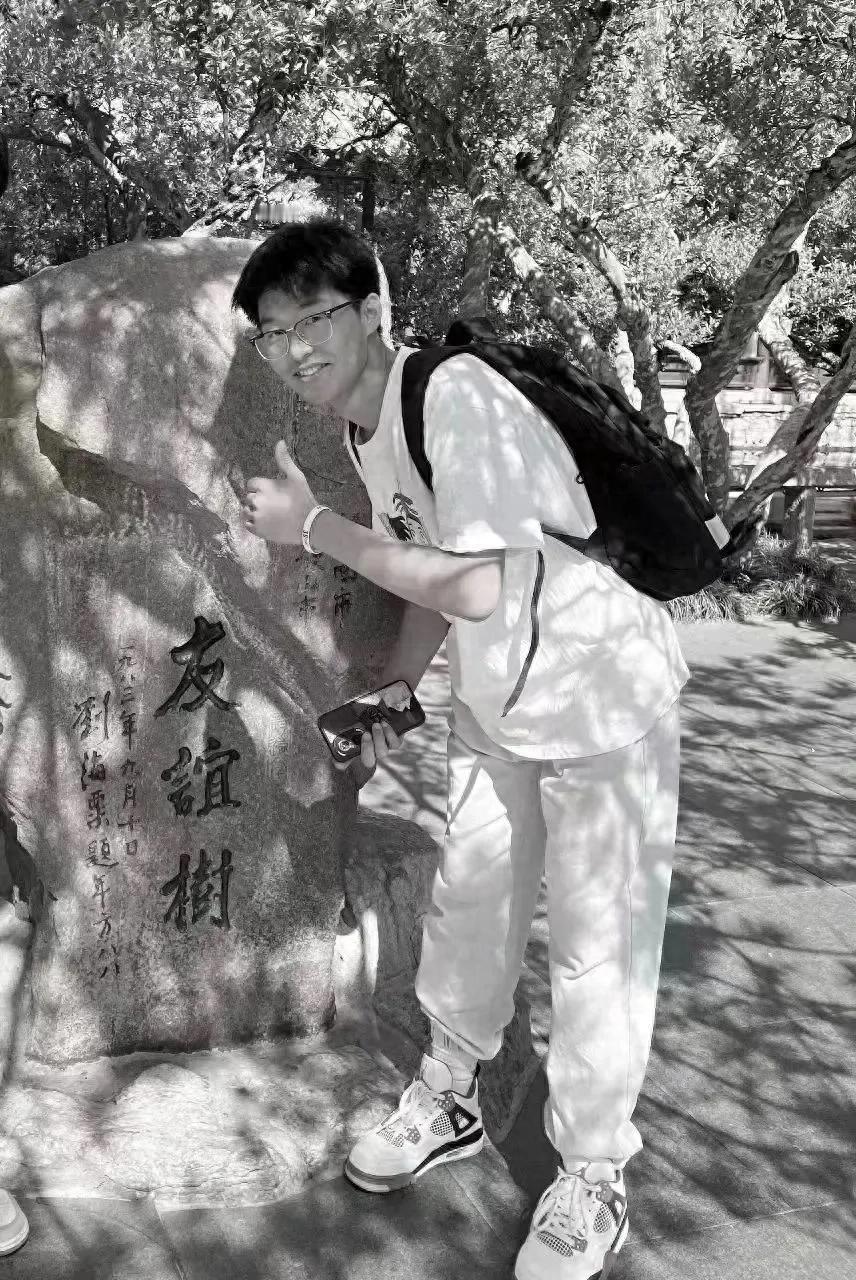 “太可怕了！”福建，一个19岁男孩，在打完篮球后热极了，顺手抄起一瓶冰饮料，