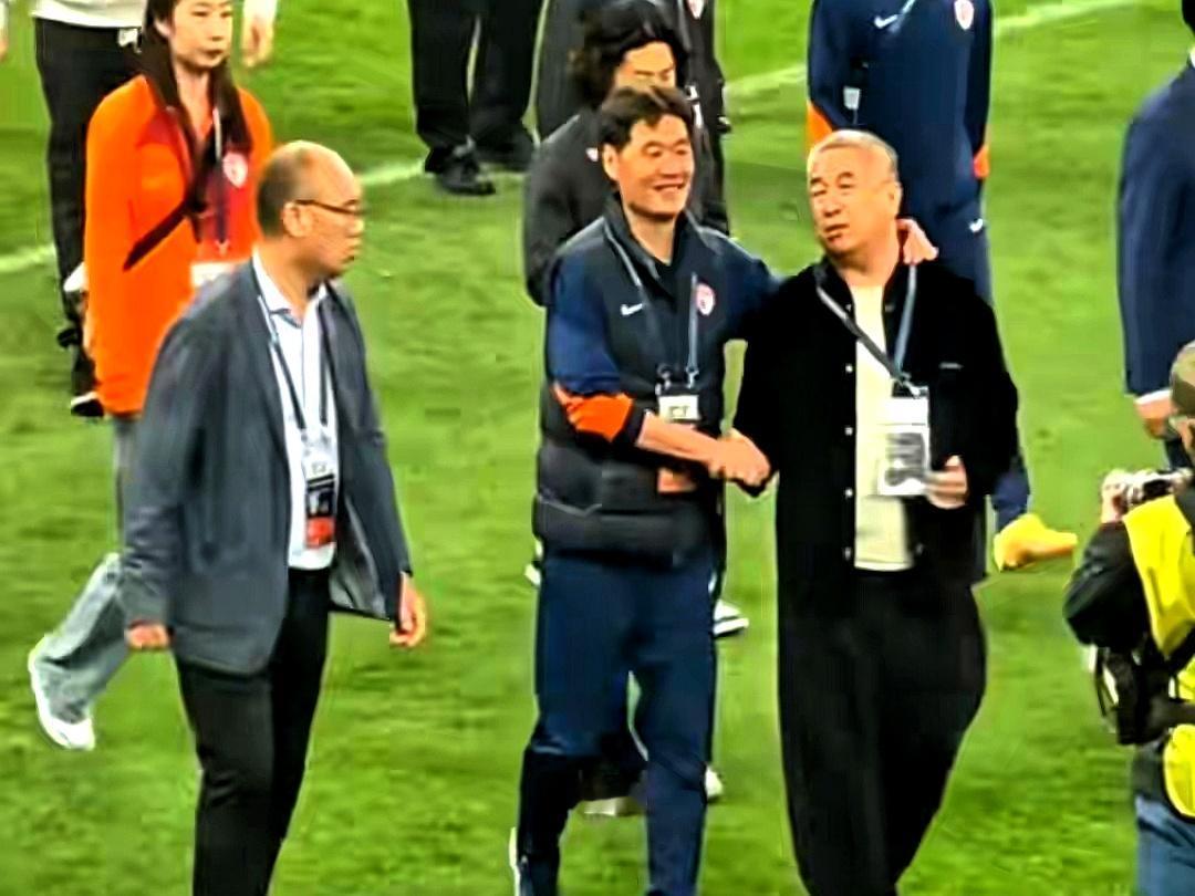 2026赛季，青岛海牛难了，大概率要降级，怪不得李霄鹏赶紧辞职了。2025赛季