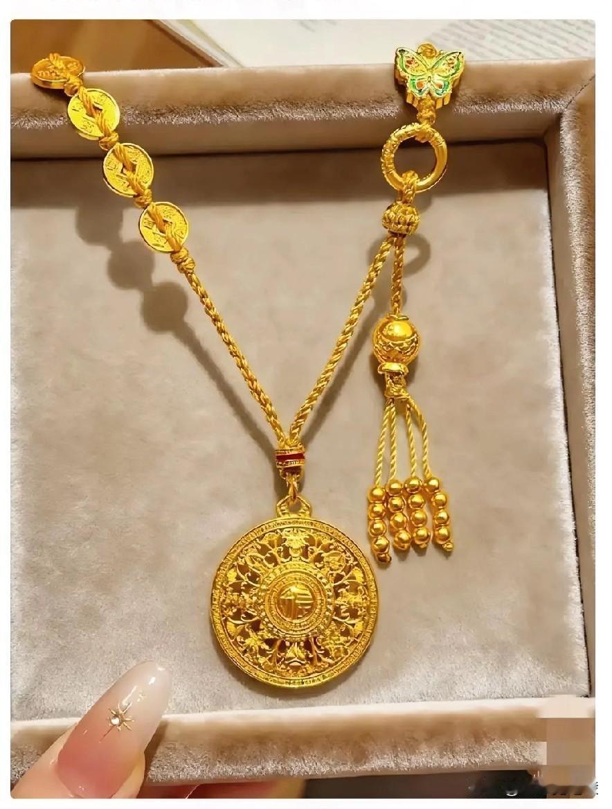 1月23日，金价已经彻底失控了，一只100克的金镯子，随随便便就要破15万