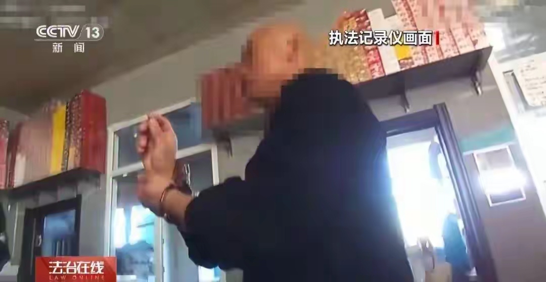 “自己作死，不要拉上别人！”黑龙江哈尔滨，一男子连夜驾车从大连返回哈尔滨，途中，走神错过高速出口，竟