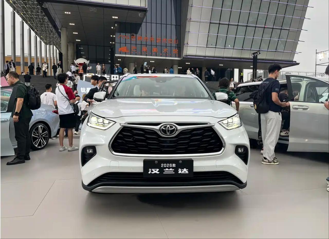 中型SUV标杆发力？新款广汽丰田汉兰达上市！【焕新价格】：新款汉兰达正式上市，