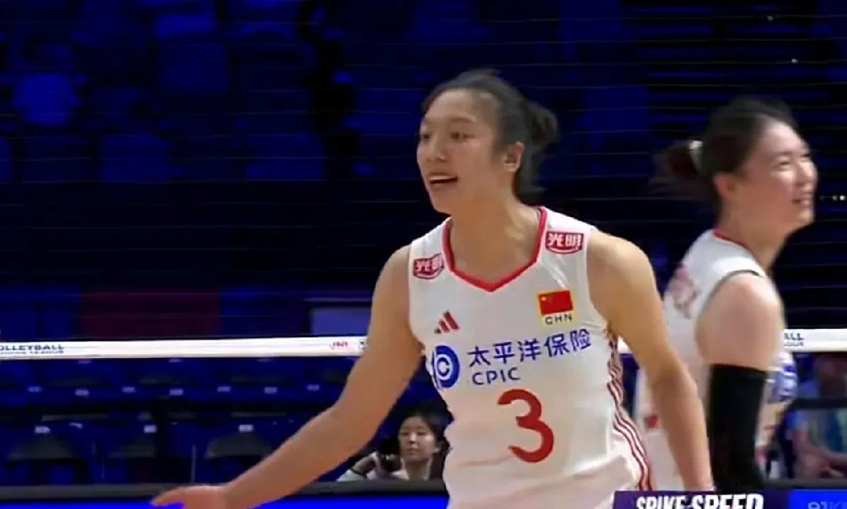 今晚唐欣闪闪发光，中国女排3:2战胜保加利亚，替补上场的唐欣功不可没。在第二局