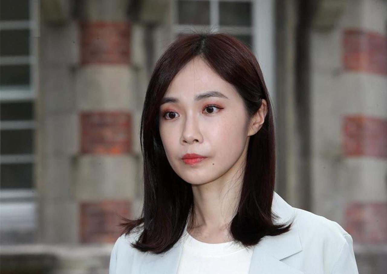 杨宝桢彻底摊牌：不排除脱党参选，公开点出党内有人操控网军攻击她近日，她在接受