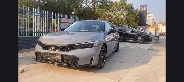 新款思域灰色挺好看，速腾也降价了怎么选新款思域现在优惠太少了，比老款最少贵了一