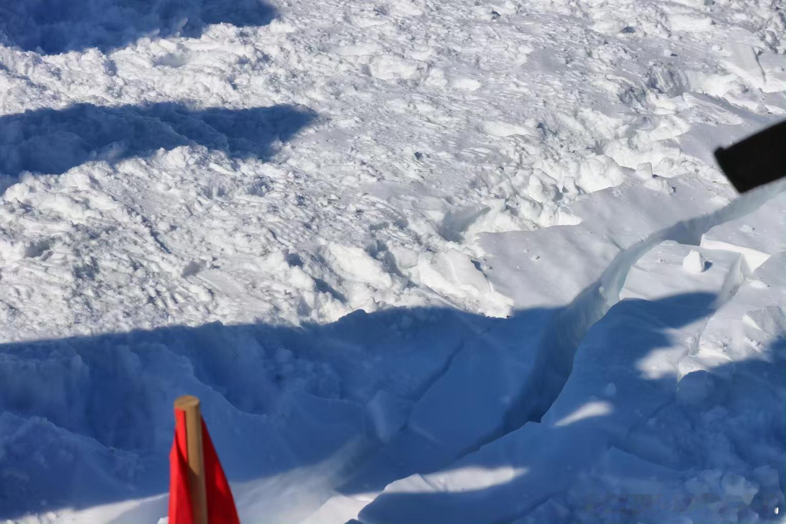 我在南极开挖掘机国产挖掘机成南极科考得力干将零下三十八度的极寒，每秒五十五点六