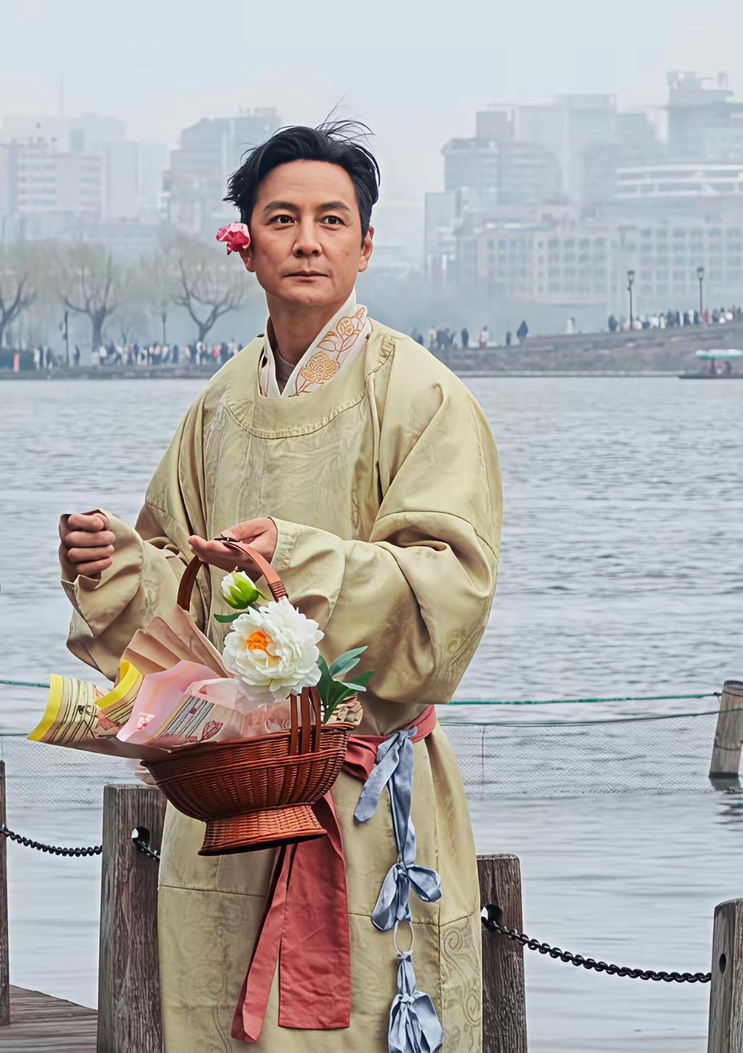看看把我的男神磋磨成啥样了，给我重新换妆造，又是美老登一个阿祖现在努力赚钱中。