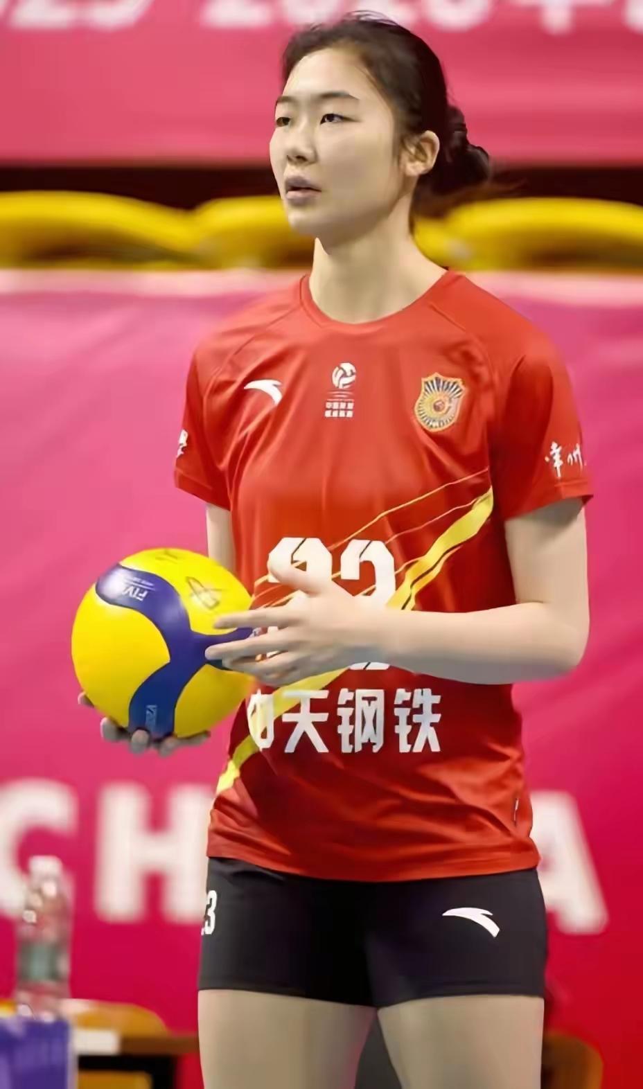 毛唯嘉之所以排在江苏女排第六副攻，并打不上球，最重要的考量指标，是她的拦网是严重