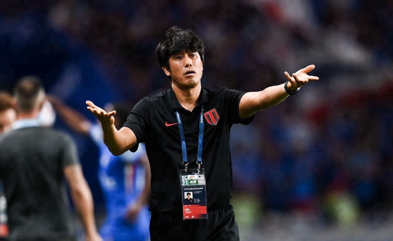 成都蓉城管理层“怒了”！不仅仅是因为成都蓉城1：2河南，提前一轮告别联赛冠军，还