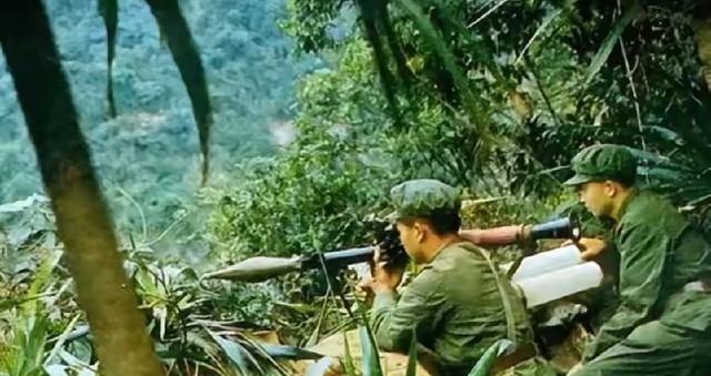 1979年，对越自卫反击战中，367团副参谋长怀疑掉队的战友是越南特工，竟不顾劝